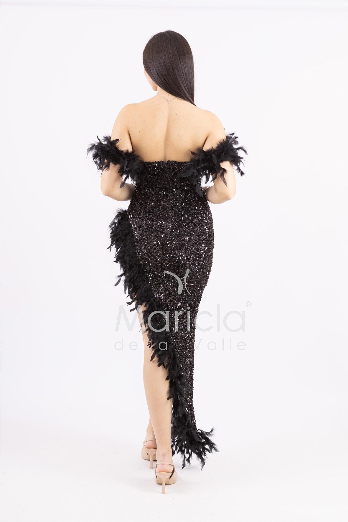 abito lungo scollo omerale spacco e piume SS23100 NERO MARICLA ELEGANCE