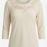 Maglia Elegante con Scollo Decorato e Dettagli Luce PER 26109 CREMA MARICLA 