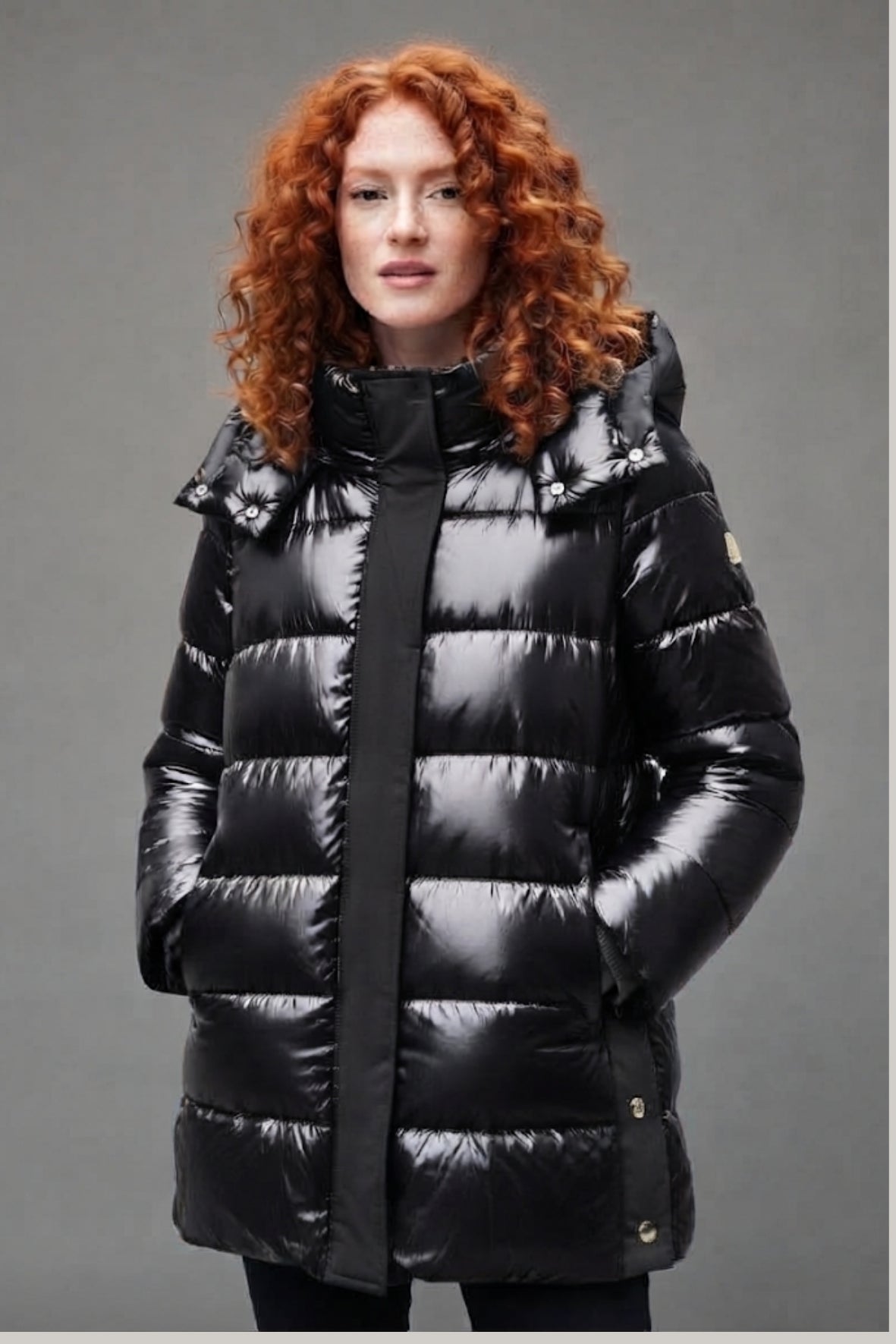 Piumino media lunghezza con fintone e cappuccio LIN3555 NERO LINDAS 