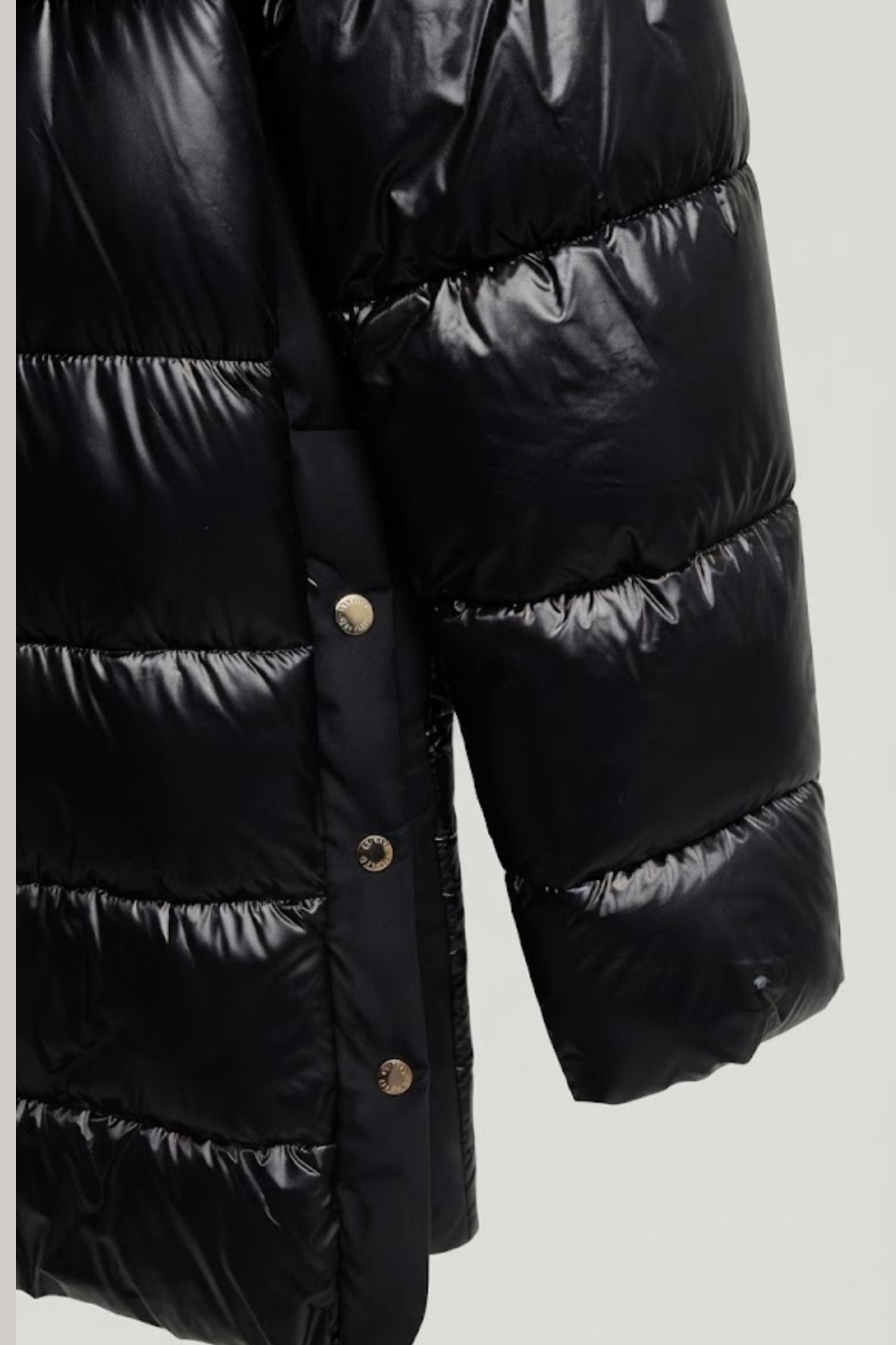 Piumino media lunghezza con fintone e cappuccio LIN3555 NERO LINDAS 