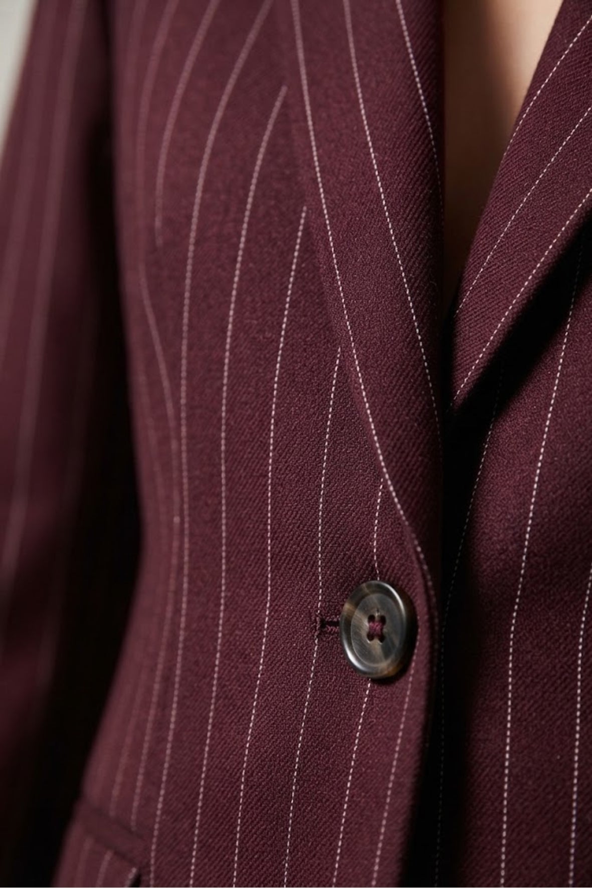 tailleur gessato asimmetrico AD00738 BORDO MARICLA 