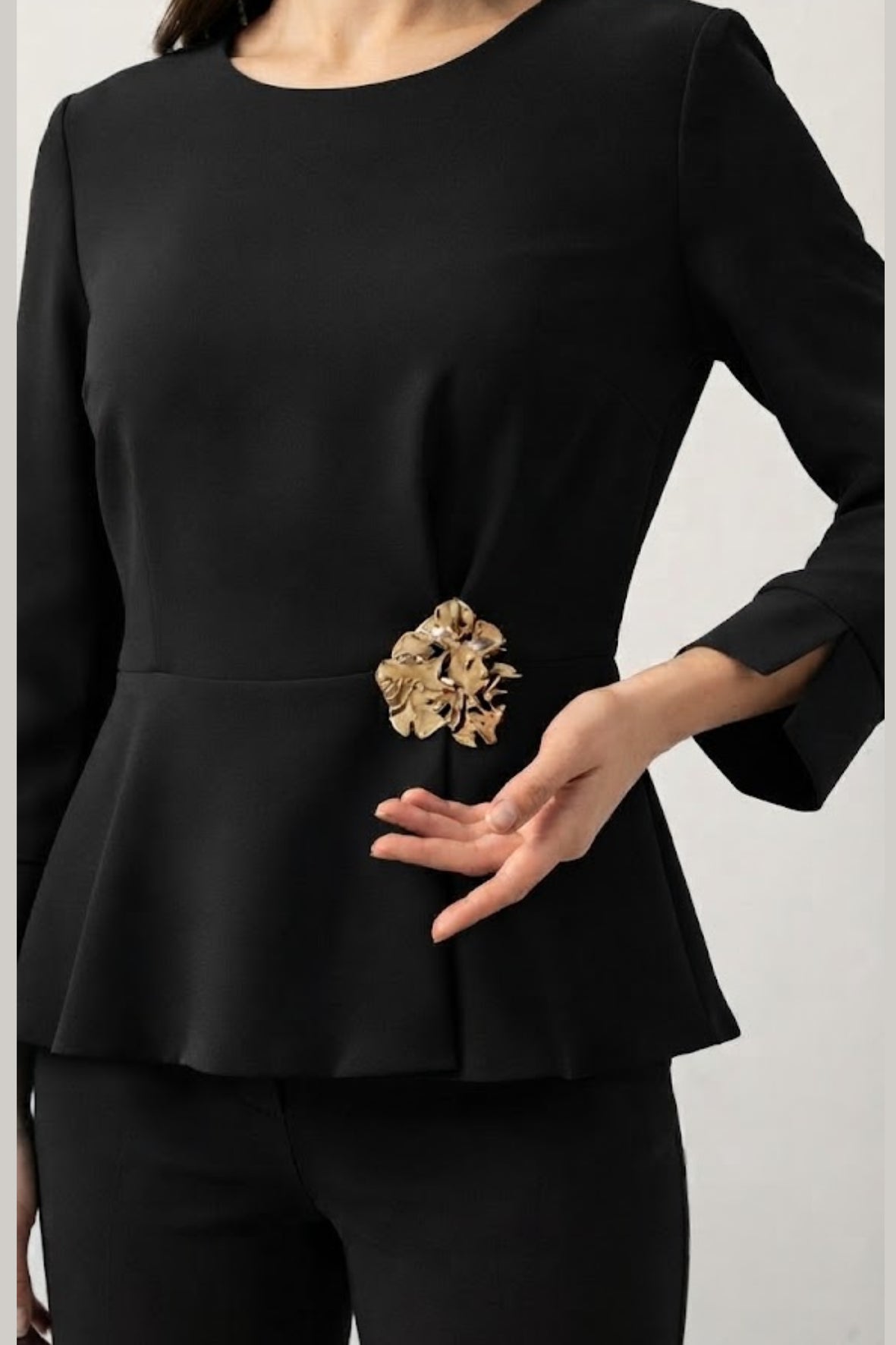 Completo Elegante con Blusa Peplum e Dettaglio Gioiello LIB26596 NERO MARICLA 