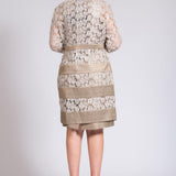 Abito con spolverino con fasce pizzo<BR/> SP180241 ORO SONIA PENA 