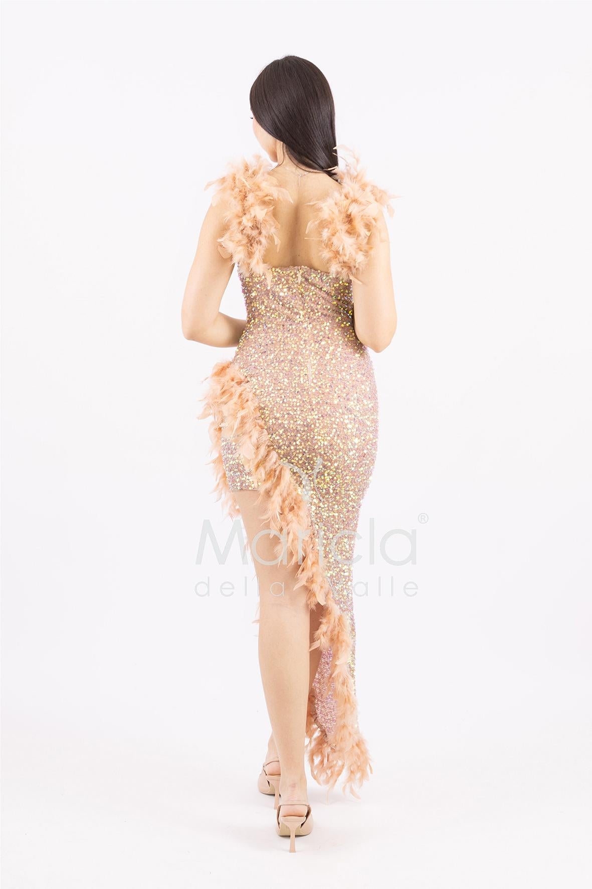 abito lungo spacco e piume SS23100 ORO MARICLA ELEGANCE 