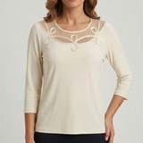Maglia Elegante con Scollo Decorato e Dettagli Luce PER 26109 CREMA MARICLA 