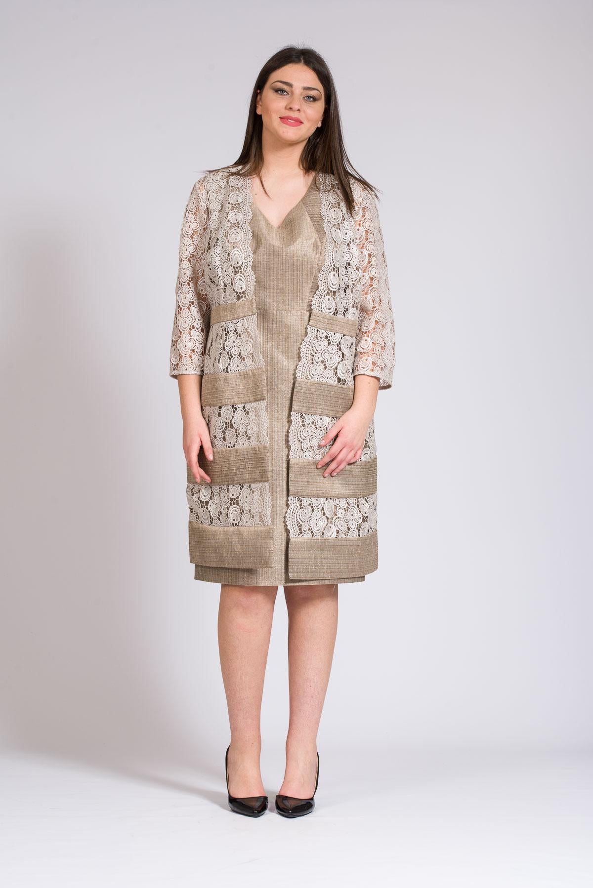 Abito con spolverino con fasce pizzo<BR/> SP180241 ORO SONIA PENA 