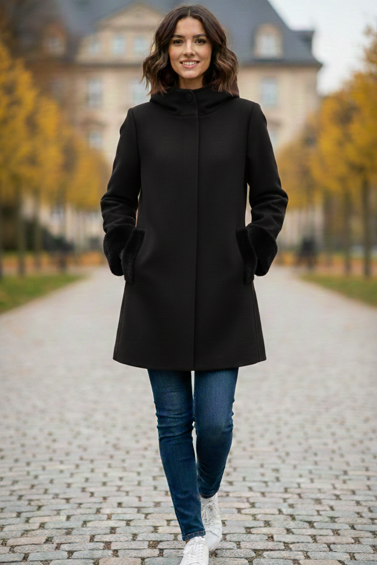 Cappotto con manicotti in pelliccia ROMI2734 NERO MARICLA 