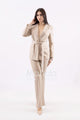 Tailleur con cinturino