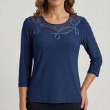 Maglia Elegante con Scollo Decorato e Dettagli Luce PER 26109 BLU MARICLA 