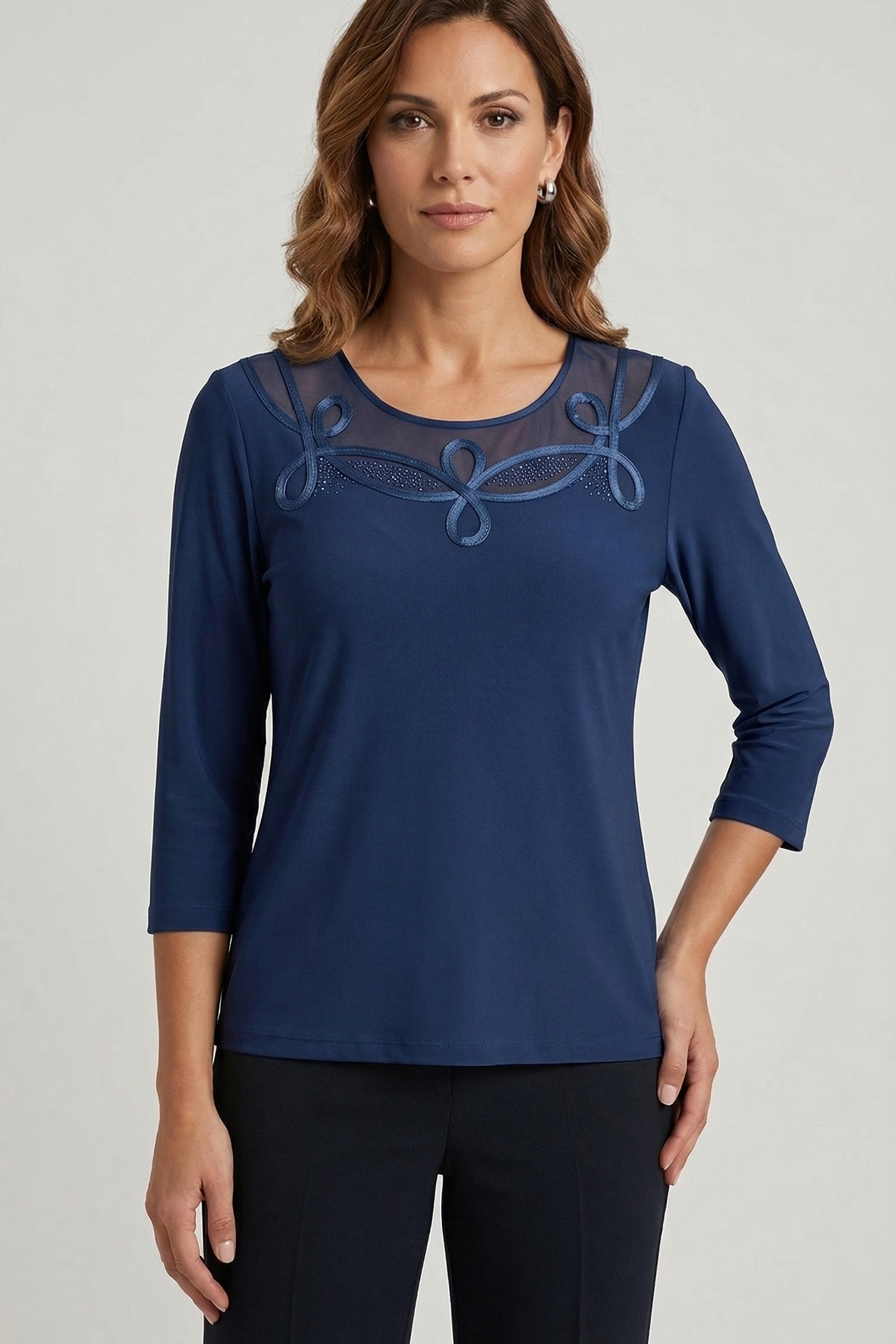 Maglia Elegante con Scollo Decorato e Dettagli Luce PER 26109 BLU MARICLA 