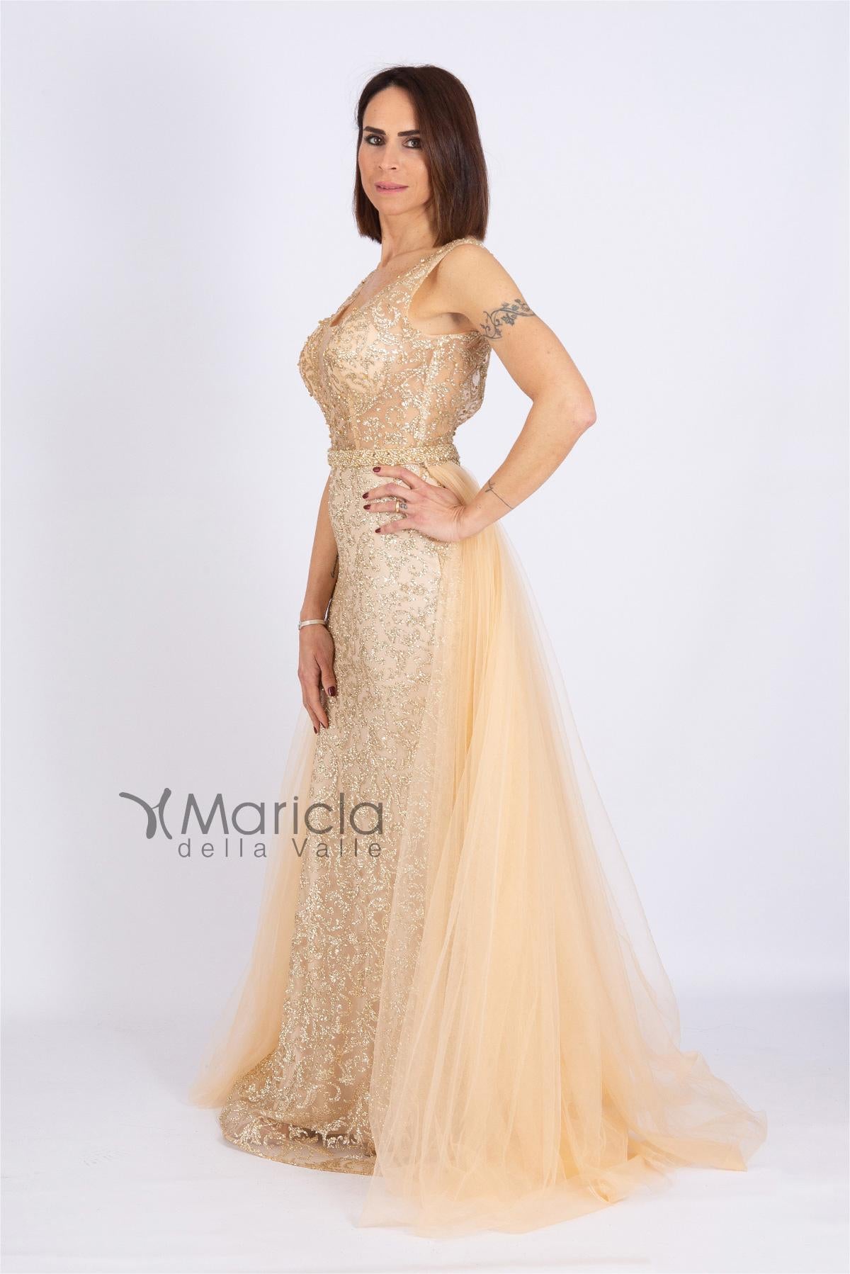 Abito lungo strass e coda in toulle<BR/> FP888062 ORO MARICLA ELEGANCE 