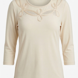 Maglia Elegante con Scollo Decorato e Dettagli Luce PER 26109 CREMA MARICLA 