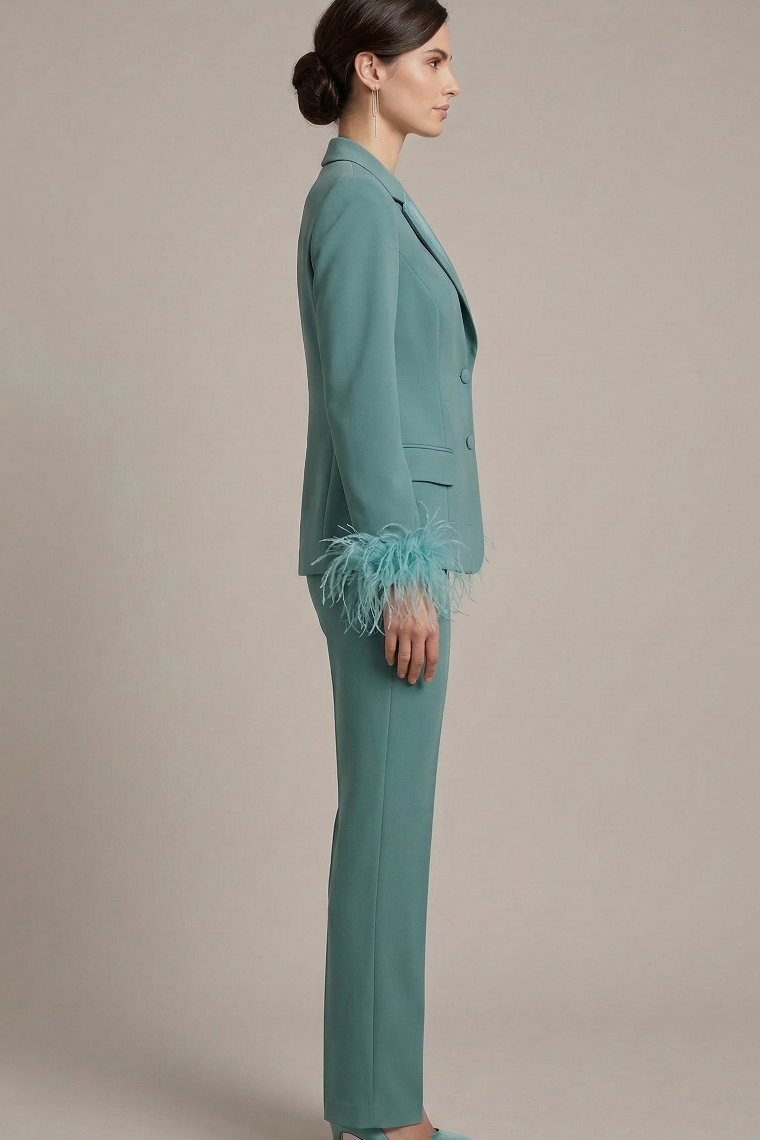 tailleur con collo raso e piume NC1426 MENTA MARICLA ELEGANCE 