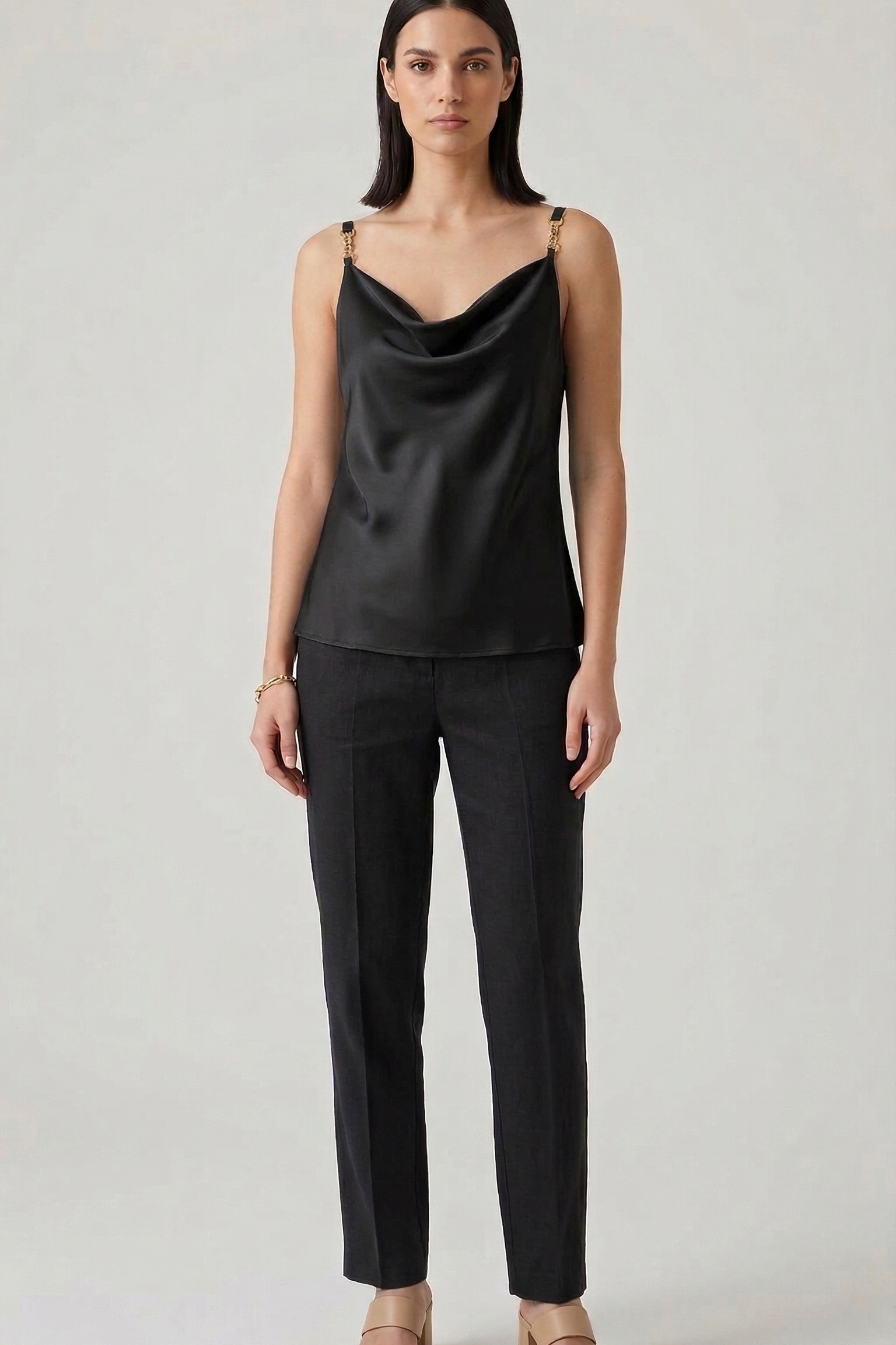 Top Fluido in Satin con bretelle a catena DB10939 NERO MARICLA 