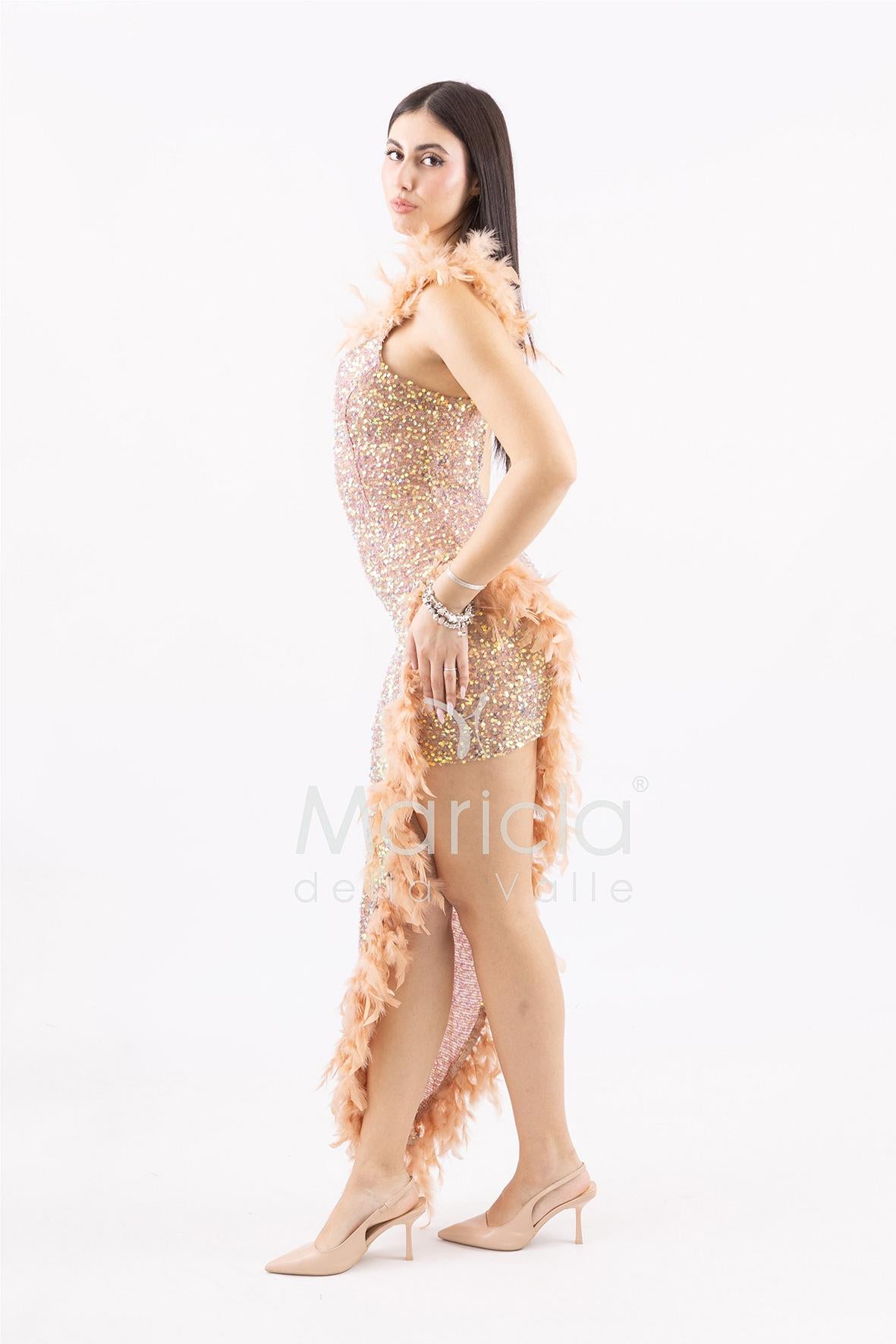 abito lungo spacco e piume SS23100 ORO MARICLA ELEGANCE 