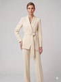 Tailleur sciallato con cintura