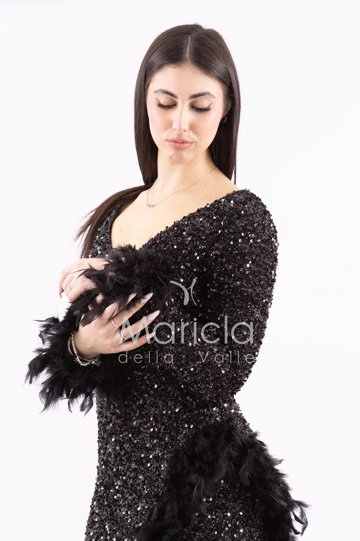Abito lungo con paillettes e piume SS23126 NERO MARICLA ELEGANCE 