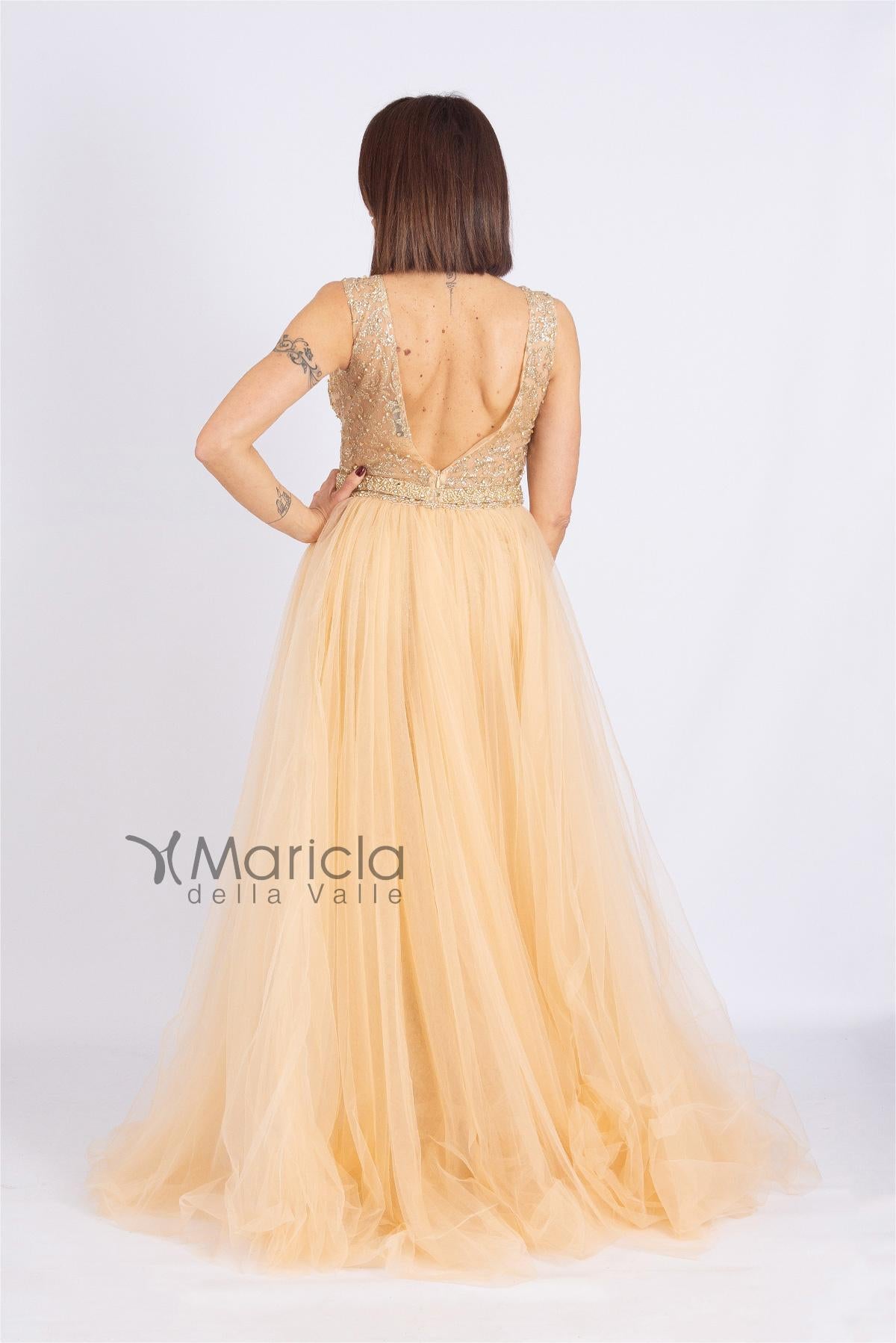 Abito lungo strass e coda in toulle<BR/> FP888062 ORO MARICLA ELEGANCE 