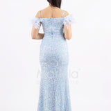 Abito lungo in paillettes e piume  con scollo omerale e spacco SS23506 CELESTE MARICLA ELEGANCE 