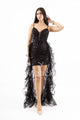 Abito midi in paillettes con strascico in tulle