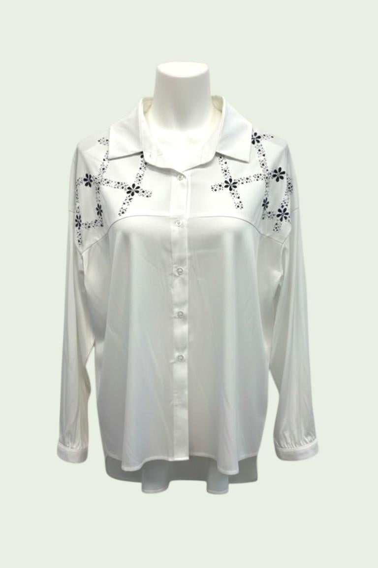 Camicia Over con Ricami Floreali e Dettagli Strass CF50100 BIANCO CARLA FERRONI 