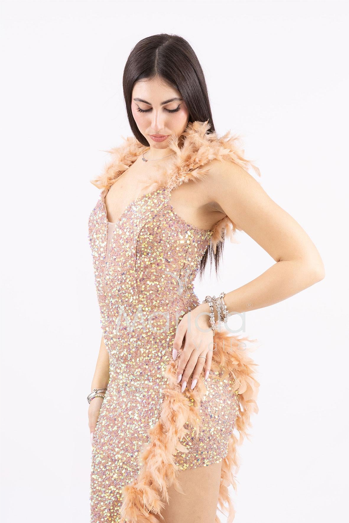abito lungo spacco e piume SS23100 ORO MARICLA ELEGANCE 